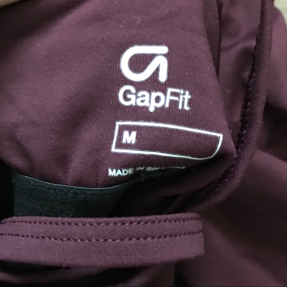 Gap Fit- Cross Strap Workout Tank Top - Picture 4 of 5